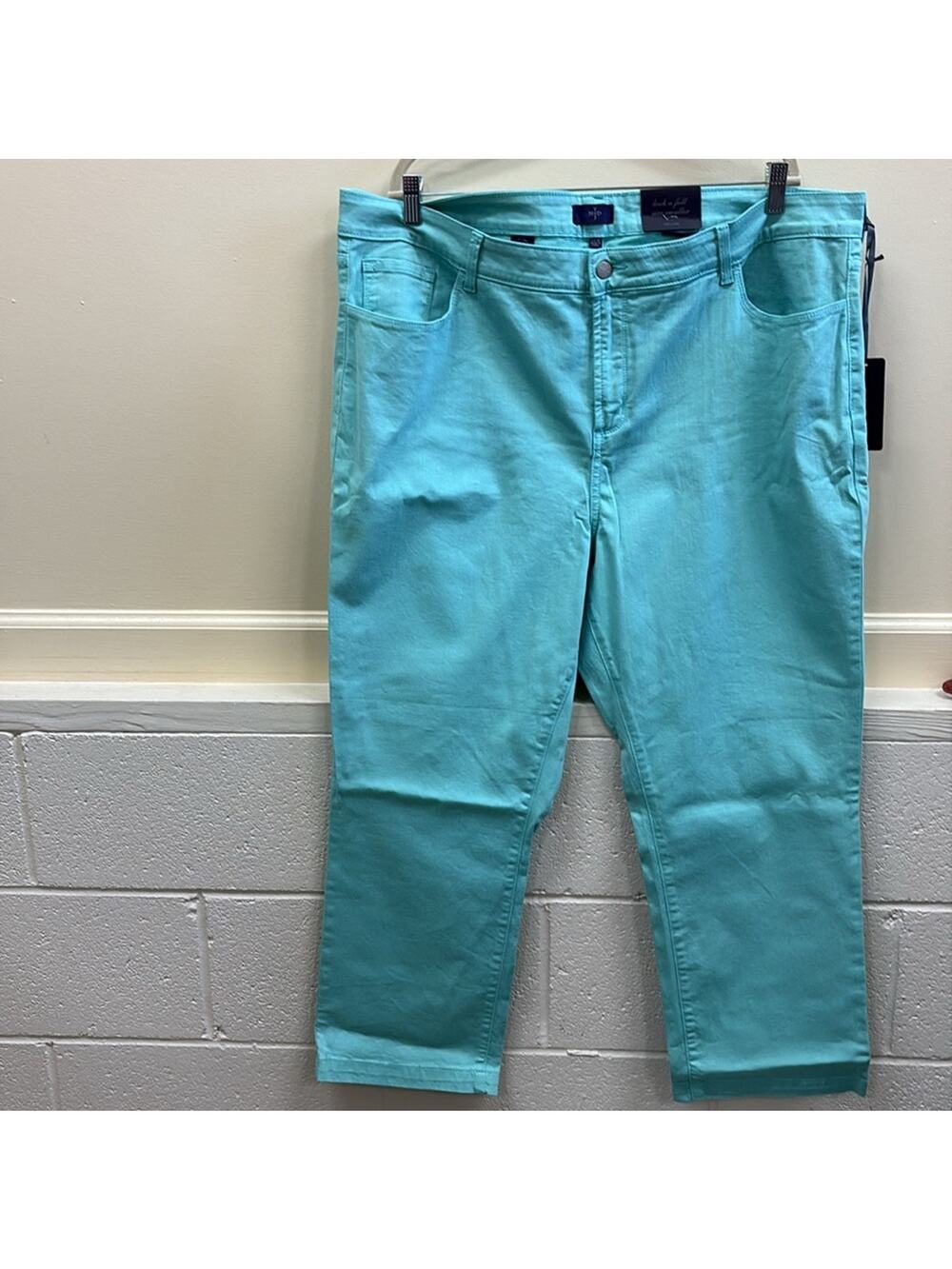 NYDJ Audrey NWT women’s 22 Turquoise ankle cropped jeans